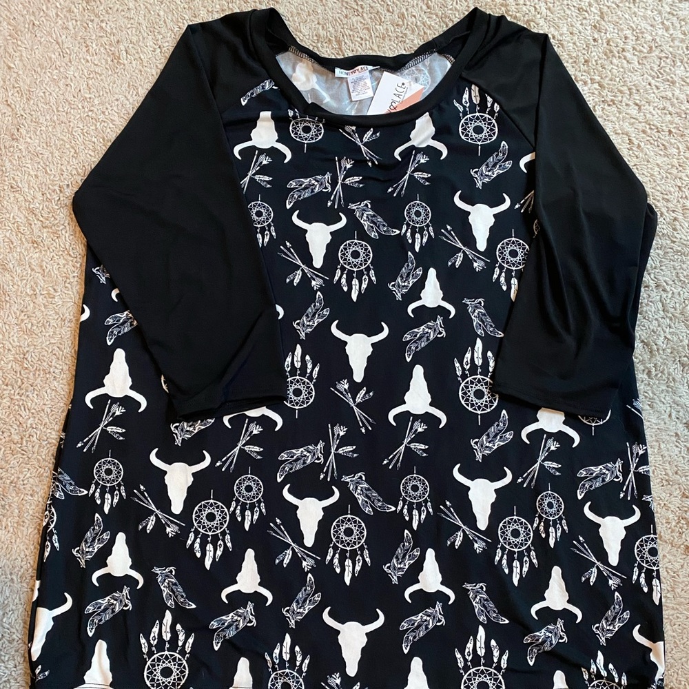 Honey and Lace brand top 3xl (cow skull print)